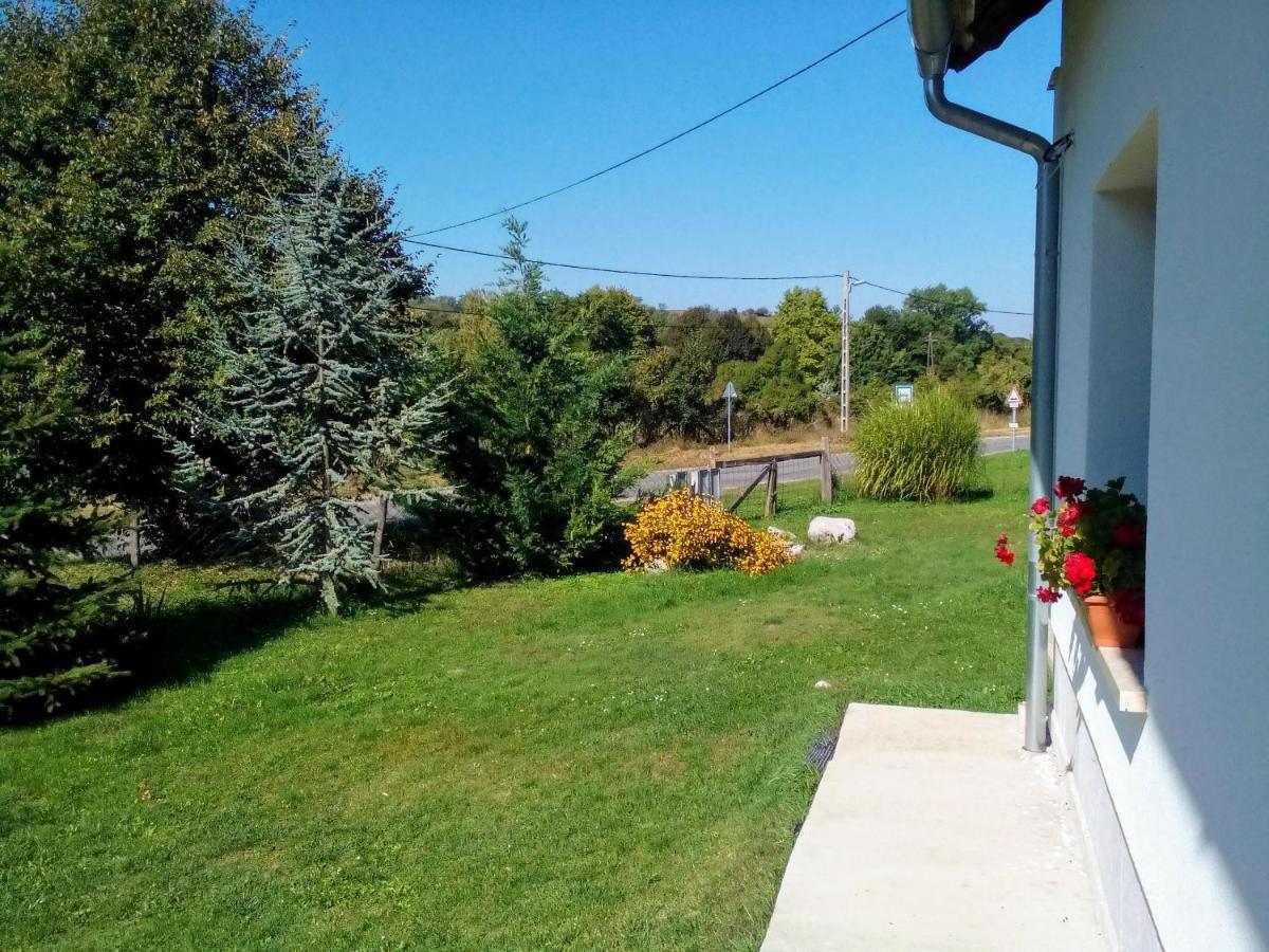Gerecse Vendeghaz Hotel Sutto Exterior photo